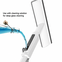 Brosse de nettoyage de vitres à pulvérisation économique personnalisée de 80 ml avec manche télescopique et tampon en microfibre pour le nettoyage du verre – Vente en gros