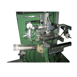 Machine de presse à chaud automatique à grande vitesse pour estampage latéral, avec nouveau cylindre, pompe électrique et engrenage en plastique, pour le dessus des bouchons de vin - Product Image 2