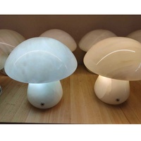 Lampes de table miniatures en marbre onyx naturel, très tendance 2026, pour la décoration intérieure et les mini-bars.