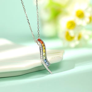 Pendentif Charme Chrétien Classique en Or Massif 18K avec Saphir Taille Brillant et Perle d'Eau Douce – Magnifique Cadeau pour Petite Amie, Saint-Valentin - Product Image 4