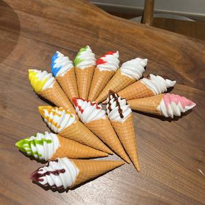 Modèle de cornet de glace double en plastique de 21 cm, mignon, imitation <span class=keywords><strong>gaufre</strong></span>, chocolat, <span class=keywords><strong>vanille</strong></span>, fausse nourriture, décoration thème rétro - Product Image 2