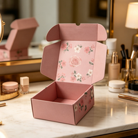 Boîtes d'expédition en carton ondulé imprimées avec des motifs géométriques et floraux Contenants élégants pour l'expédition de cadeaux et l'emballage e-commerce