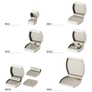 Estuche de viaje de cuero de alta calidad para joyas a la venta - Product Image 6