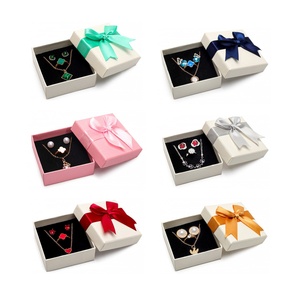 Emballage d'expédition personnalisé pour montres et bijoux pour femmes, coffret cadeau de luxe, boîte à bijoux en papier pour bagues et colliers - Product Image 1