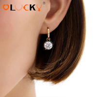 Boucles d'oreilles pendantes Huggie en acier inoxydable bicolore plaqué or 18 carats avec zircon cubique rond, hypoallergéniques et étanches, personnalisées LUCKYJIU pour femmes