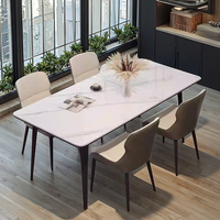 Ensemble de table à manger en marbre métallique 8 places avec chaises, design moderne et luxueux, forme rectangulaire, ton mat chaud, meubles pour la maison