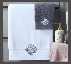 Cheap Price Luxury Spa Lounge Wear Super Soft Cotton Terry Bath Towel Gift Set Washroom Towels Holder Set