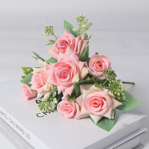 Bouquet de fleurs artificielles en soie bon marché Grand bouquet de roses ouvertes 10 têtes pour mariage Fête des mères et Noël - Product Image 1