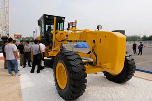 Niveleuse de route à moteur LC 724 haute performance - Product Image 5