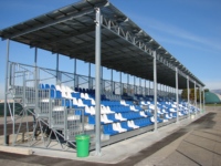Structure en porte-à-faux en acier galvanisé à chaud, durable, de marque CETA, pour les piliers de soutien avant, fabriquée en Italie.