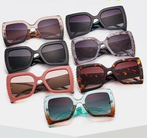 <span class=keywords><strong>2022</strong></span>ขนาดใหญ่กรอบใหม่มุกแว่นกันแดดสุภาพสตรี<span class=keywords><strong>แฟ</strong></span>ชั่นหรูหราย้อนยุคแว่นกันแดดขนาดใหญ่ - Product Image 6