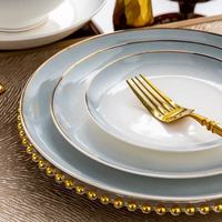 Service de table en porcelaine fine gris dégradé avec bord doré, design européen, motif simple, vaisselle de luxe pour la maison, compatible lave-vaisselle