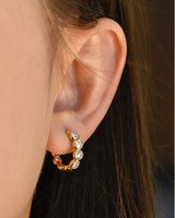 Boucles d'oreilles créoles Huggies pour femme en or 18 carats avec diamants de laboratoire certifiés IGI, modèle Icon, style tennis à perles, surprise