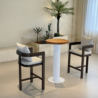 Chaise d'extérieur moderne avec coussins, siège haut pour patio et bar à domicile