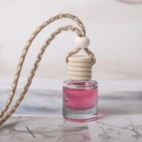 Vente en gros de désodorisant de luxe 8ml premium pour voiture pendentif en cristal coloré bouteille en verre clip réglable diffuseur d'huiles essentielles