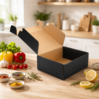 Boîte cadeau personnalisée en papier carré noir avec finition mate Fermeture magnétique personnalisable avec impression UV 4C et ruban pour l'affichage