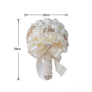 Buquês de Casamento com Rosas de Cetim por Atacado, Buquê de Flores Artificiais para Noivas com Broche - Product Image 2