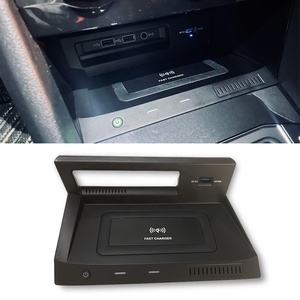 Chargeur sans fil de <span class=keywords><strong>voiture</strong></span> pour <span class=keywords><strong>Volkswagen</strong></span> <span class=keywords><strong>Tiguan</strong></span> MK2 2018 2022 <span class=keywords><strong>support</strong></span> de téléphone charge rapide accessoires intérieurs de charge mobile - Product Image 3