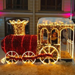 Guirnalda de Luces LED Impermeables IP65 con Forma de Tren, Camión o Autobús de Santa Claus para Decoraciones Navideñas, de Año Nuevo y de San Valentín para Exteriores, Tamaño Grande - Product Image 1