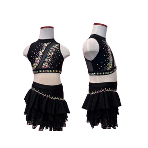 Vestido de ballet Black Glam, hecho de nailon y spandex elásticos para una flexibilidad inigualable y un brillo deslumbrante y lujoso. - Product Image 1