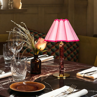 Lampe de table en marbre rechargeable unique et moderne pour la décoration intérieure, grande lampe de chevet pour chambre d'hôtel, lumière électrique