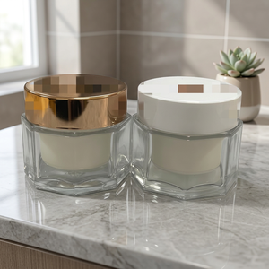 Crema Hidratante Facial Reafirmante, Antiarrugas, Blanqueadora y Antienvejecimiento con Vitaminas C/E, Complejo de Péptidos y Ácido Hialurónico 50ml - Product Image 2