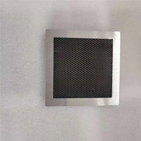Grille d'aération en nid d'abeille en acier inoxydable sur mesure pour armoires industrielles