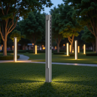 Poteau solaire de jardin en aluminium avec éclairage LED blanc chaud et alimentation en courant alternatif pour l'extérieur moderne IP65