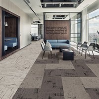 Dalles de moquette commerciales modernes 100 % nylon tuftées, avec support en PVC antidérapant, résistantes à l'eau et écologiques, pour la maison, le bureau et les salles à manger