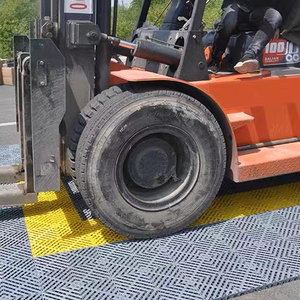 Anti Slip Industrial PVC Plastic Vented Garage Floor <strong>Tiles</strong> PP Interlocking Floor Modular Workshop Garage Floor <strong>Tiles</strong> 400*400mm