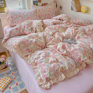 Doppellagiges Spitzen-Woll-Bettdeckenset Sieben-Teiliges Hochzeitsset Wasserabweisende Herbst-Bettwäsche Modernes Schlichtheit-Design 300 Fadenzahl - Product Image 3