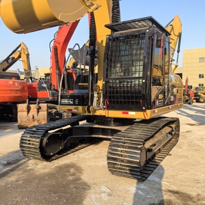 Excavatrice sur chenilles Cat320D2L équipée d'un système hydraulique avancé, contrôle précis, utilisation confortable pour des travaux prolongés. - Product Image 6