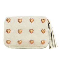 Portefeuille en PU arrondi avec fermeture éclair, pompon et clous en forme de cœur, pochette pour femme, portefeuille en cuir végétalien pour femme, Billetera De Mujer, vente en gros d'usine