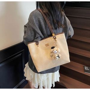 Sac fourre-tout en cuir PU uni pour femme Dman - Résistant à l'eau, grande capacité, fermeture à glissière, portable pour un usage quotidien et les voyages - Product Image 3