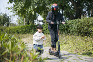 สกู๊ตเตอร์ไฟฟ้าพับได้ KuKirin S1 Max โครงเหล็ก หน้าจอ LED ระบบกันสะเทือนหลัง เหมาะสำหรับใช้ในมหาวิทยาลัย บริการจัดส่ง และเช่าเป็นกลุ่ม - Product Image 5