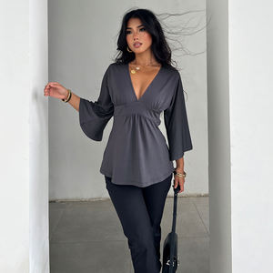 Camiseta Casual para Mujer al por Mayor, Color Sólido, Cuello en V, Cintura Ajustada, Manga Acampanada, Manga 3/4 - Product Image 2