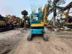 Mini-excavatrice d'occasion de grande marque U35 du Japon en excellent état, 3,5 tonnes, petite et économique, à vendre - Product Image 3