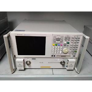 Analyseur de réseau micro-ondes Keysight N5230A N52321 N5232 N5234 N5235 PNA-L d'occasion - Product Image 2
