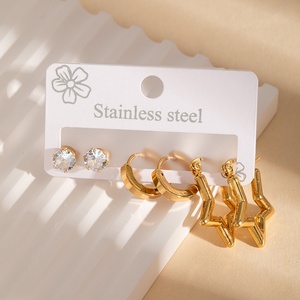 Venta al por mayor de 3 pares de aretes de acero inoxidable, chapados en oro de 18 quilates, <span class=keywords><strong>sin</strong></span> decoloración, aretes de <span class=keywords><strong>aro</strong></span> para mujer. - Product Image 4