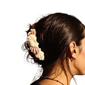 ที่หนีบผมเปลือกหอยออกแบบโดยผู้จำหน่ายมืออาชีพจากเวียดนาม - Product Image 1