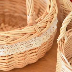 Panier de pique-nique ovale en osier tressé à la main avec bordure en dentelle, panier de rangement pour fruits et aliments - Product Image 1