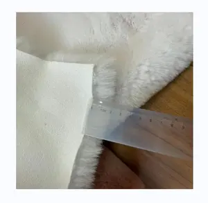 Sıcak satış lüks süper usulca 10mm 20mm 30mm tavşan suni kürk kumaş konfeksiyon için halılar ev tekstili Faux kürk