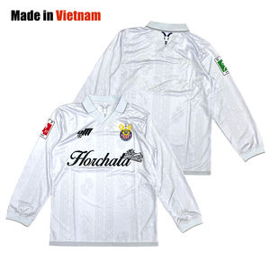 Camiseta de fútbol de manga larga retro al por mayor camiseta de fútbol de Club transpirable con diseño personalizado por sublimación - Product Image 1