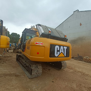 Mini-excavatrice 330D de 33 tonnes, modèle 2023, avec godet de terrassement de 1,65 m de capacité, moteur sur chenilles d'occasion - Product Image 5
