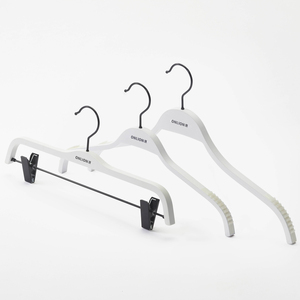 Perchas de Plástico de Alta Calidad para Ropa de <span class=keywords><strong>Hombre</strong></span> y Mujer, Estilo de Gran Marca, con Logotipo o Color Personalizado - Product Image 2