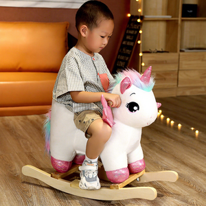Cheval à <span class=keywords><strong>bascule</strong></span> <span class=keywords><strong>licorne</strong></span> <span class=keywords><strong>rose</strong></span> en peluche, chaise à <span class=keywords><strong>bascule</strong></span> douce, jouet à monter pour les tout-petits et les enfants, balançoire en bois avec tête d'animal - Product Image 2