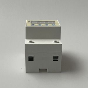 Protector de Voltaje Zhongzhe Electric V-Protect 3P 63A, Protección Ajustable Contra Sobrevoltaje y Bajo Voltaje, Montaje en Riel DIN - Product Image 3