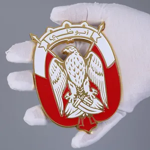 Ciondolo con logo della collana del falco degli emirati arabi uniti in metallo pressofuso con stampa personalizzata con catena