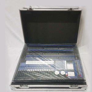 Profesional <span class=keywords><strong>Mini</strong></span> Dj <span class=keywords><strong>Dmx</strong></span> Console Lighting 2048 Channel <span class=keywords><strong>Pearl</strong></span> 2010 <span class=keywords><strong>Dmx</strong></span> Controller con Flight Case - Product Image 3