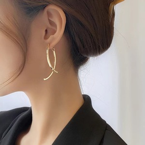Pendientes Colgantes ACEWORKS |   Acero Inoxidable Chapado en Oro PVD de 18K |   Ligero, Impermeable, Hipoalergénico, Moderno y a la Moda para Mujer - Product Image 3